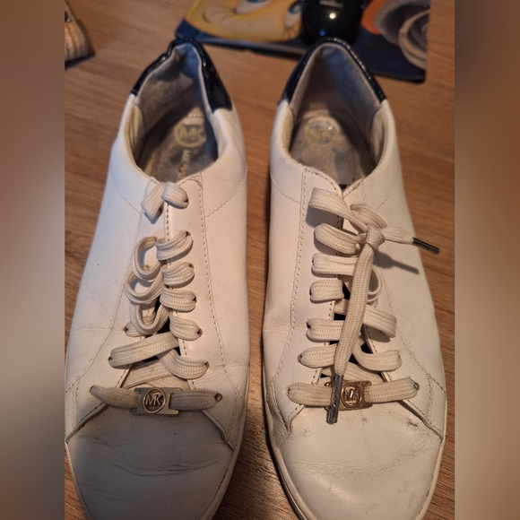 Micheal kors sneakers - Picture 1 of 5